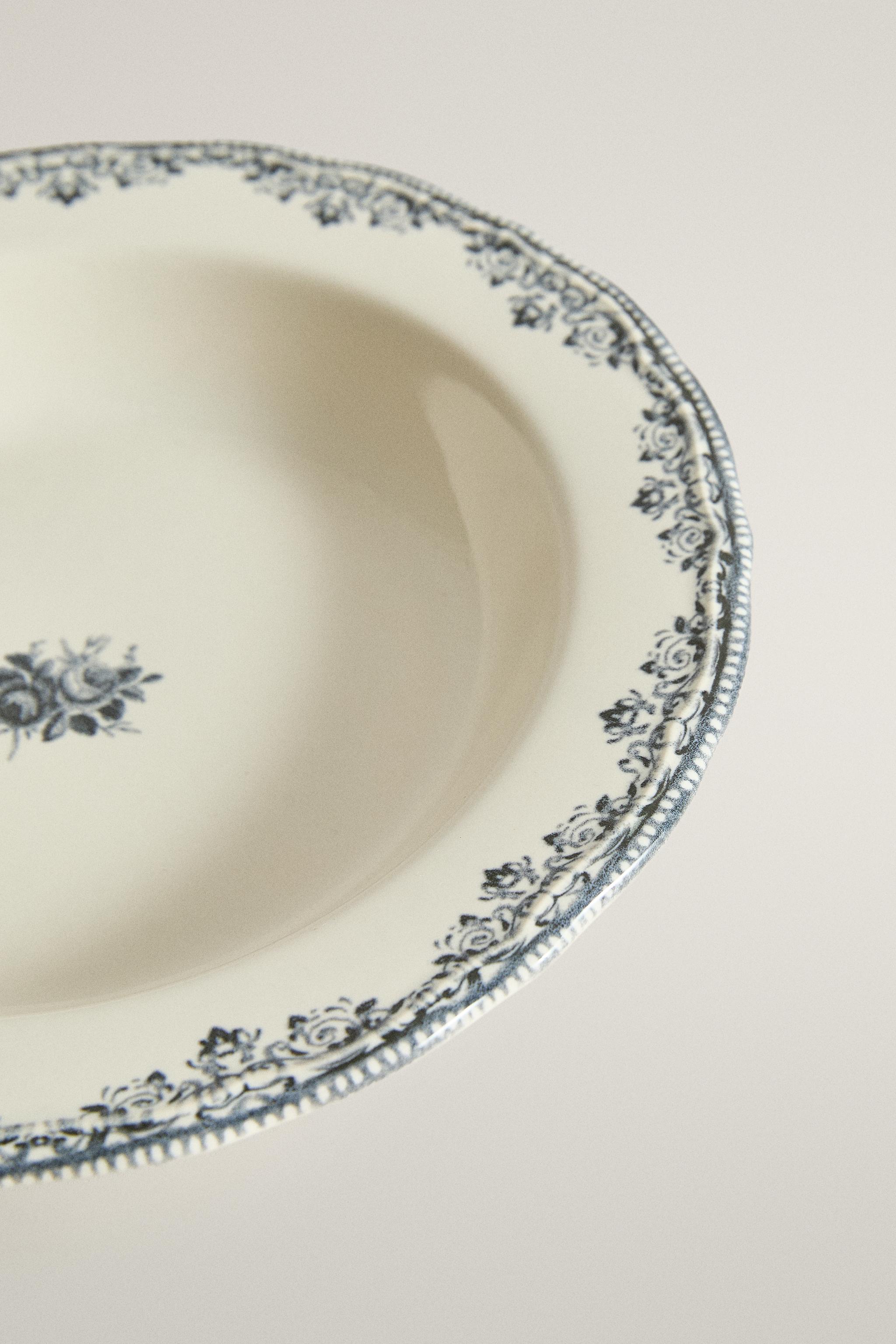 ASSIETTE CREUSE À MOTIF PLACÉ
